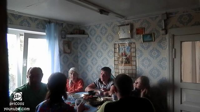 Деревенские приколы. Измерение давления после употребления. У бабушки в деревне 20 мая 2014 года