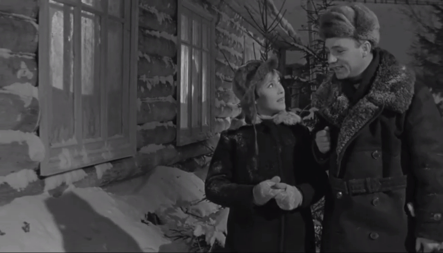 Песня «Старый клен стучит в стекло» из фильма «Девчата» смотреть онлайн