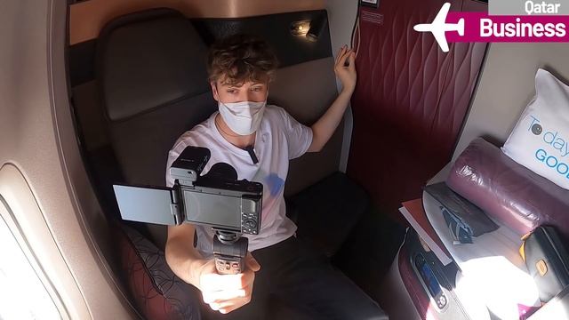 WORLD'S BEST BUSINESS CLASS | Qatar Airways Qsuite vs Economy смотреть онлайн