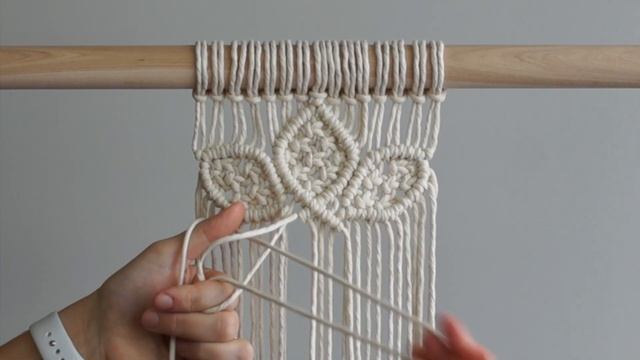 DIY Macrame Tutorial: Large 6 Petal Flower Using Double Half Hitch and Square Knots! смотреть онлайн