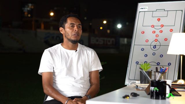 "¿Crees que maduraste muy tarde en el fútbol?" - Carlos Lobatón en Meta Fútbol смотреть онлайн