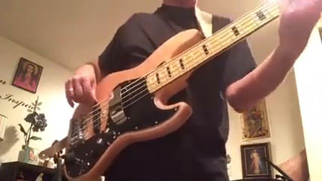 2015 Squier "Vintage Modified Jazz Bass V" original pickup test смотреть онлайн