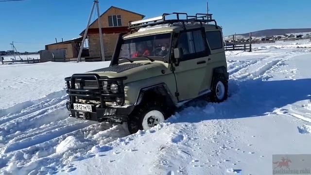 УАЗ по бездорожью. По снегу. Снегоход. Вездеход. Машина для охоты и рыбалки. Ofroad