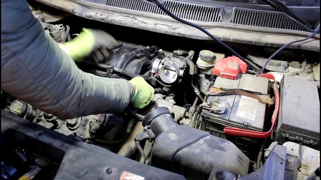 Замена свечей зажигания на Форд Эксплорер 2013 года Ford Explorer 3,5