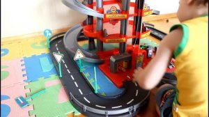 Машинки. Парковка с трассой, автомойкой, заправкой и сервисом полесье  Parking with Tray