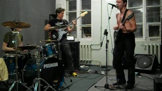 Пыль + Никого_Нет_Дома - РВБ (garage live 17/02/11) смотреть онлайн