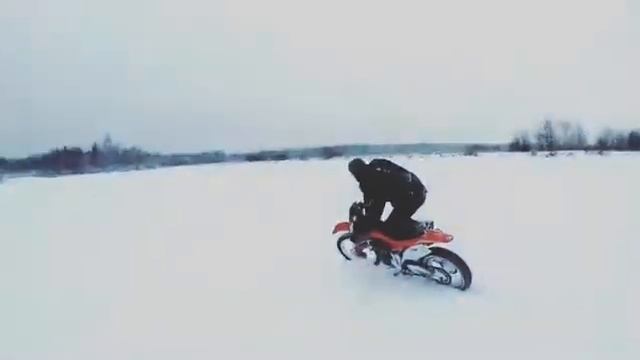 BSE-j5 на 300 кубов + шипы смотреть онлайн