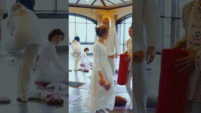 ?️ ПЕРВЫЕ ШАГИ В ЙОГЕ - С ЧЕГО НАЧАТЬ? #shorts смотреть онлайн