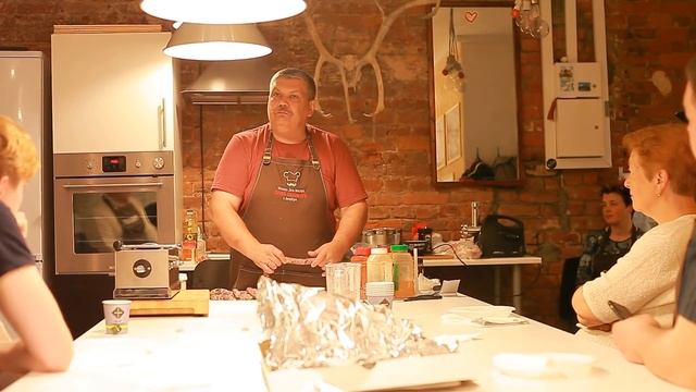 МК ПЕТРА ПАХОМОВА В "ЕМКОЛБАСКИ" смотреть онлайн