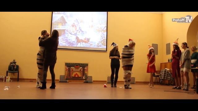 Новый год факультета романо-германской филологии ( БашГУ, 21.12.2015) смотреть онлайн