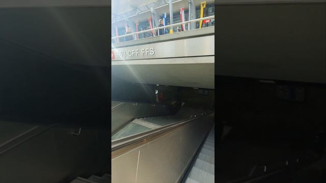 Мало Туристов ‼️🇨🇭 смотреть онлайн