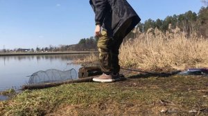 Рыбалка в апреле. Весенняя рыбалка на малой реке. Рыбалка на поплавок. Плотва и уклейка весной.