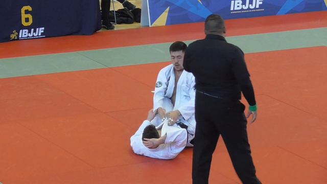 Sam Gibson vs Kenji Benjamin Sette - IBJJF London Winter Open 2019 - Black Adult - Middle смотреть онлайн