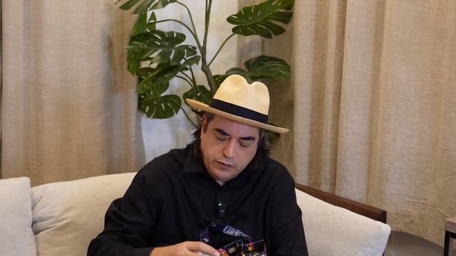 Pastillas, perfumes, lociones, chocolates смотреть онлайн