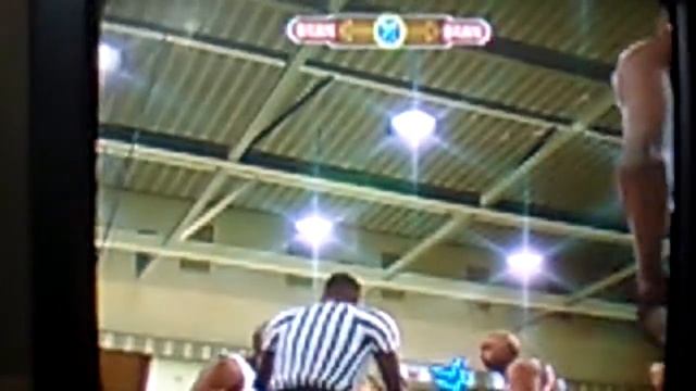 Playing COLLEGE HOOPS 2K6 смотреть онлайн