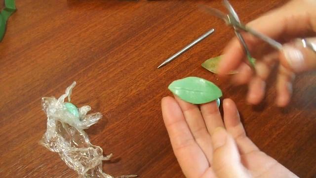 Лепим листочки из полимерной глины. Как окрашивать пастелью смотреть онлайн