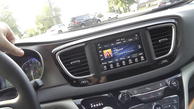 Обзор минивэна 2018 Chrysler Pacifica Touring L смотреть онлайн