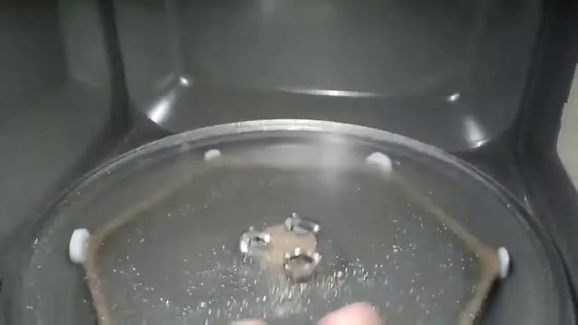 Распаковка — Микроволновая печь LG MB65W95DIS