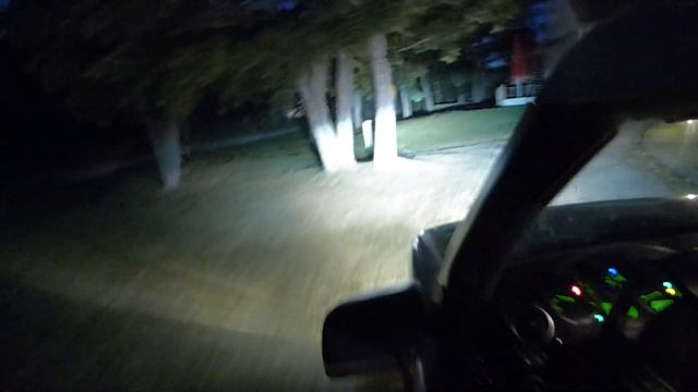 Sixteen Kids in One Car at Night смотреть онлайн