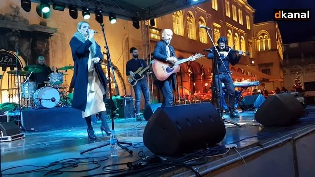 Dubrovnik – Stradun uz koncert Pavela, Zimski festival смотреть онлайн
