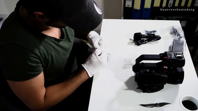 Panasonic HC X2000 Unboxing смотреть онлайн