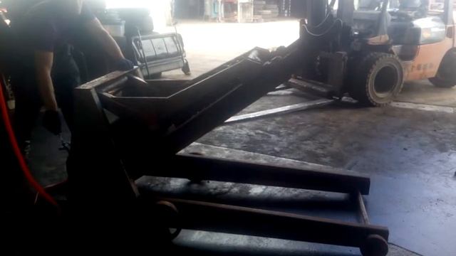 Пневмогидравлический домкрат 25000 кг Япония смотреть онлайн