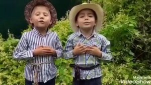 Я с Богом живу...А я помолюсь опять помолюсь и будут молитвы услышаны! Очень хорошая для детей!