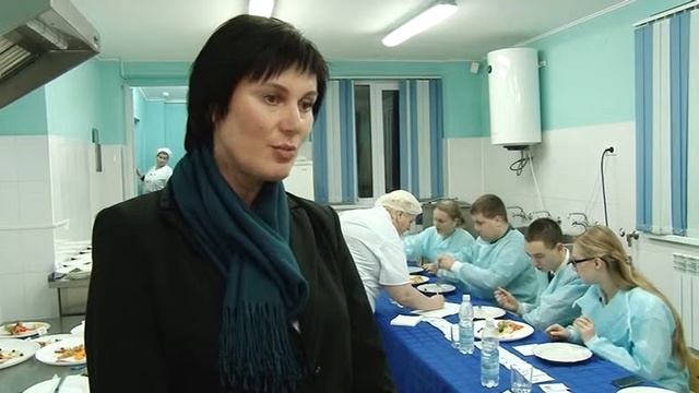 В Анапском колледже сферы услуг проходит чемпионат поваров для студентов профильных учреждений смотреть онлайн