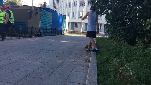 УЧИМСЯ ДЕЛАТЬ ОЛЛИ И FS 180 | НЕДОСКЕЙТЕР #2 смотреть онлайн