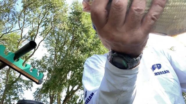 Лещ на кукурузу, перловку и опарыш. Поучительная рыбалка смотреть онлайн