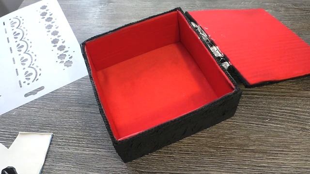 Старинная шкатулка своими руками. Шкатулка с нуля из шпаклевки и кружева. Декор коробки. смотреть онлайн