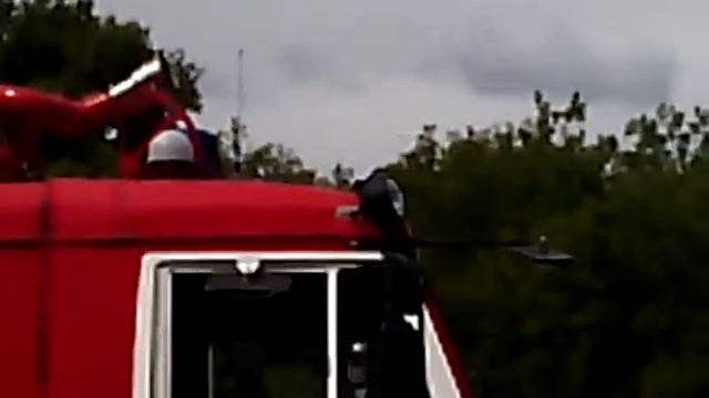 Пожарная машина стреляет пеной смотреть онлайн