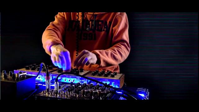 SynthCone Pelenrator party смотреть онлайн