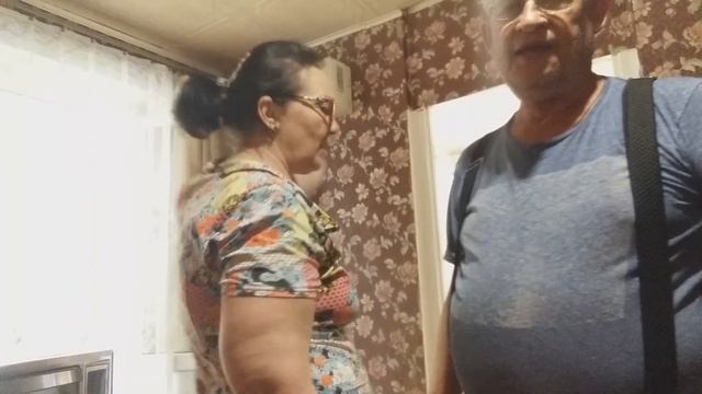 Купили электропечь. Санёчик заболел. Балованный ребёнок. смотреть онлайн