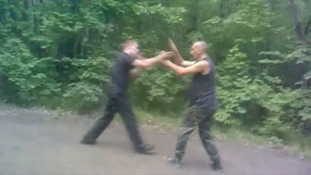 Тренировки СК "Огненный Змей". Рукопашный бой. Лето 2011 смотреть онлайн