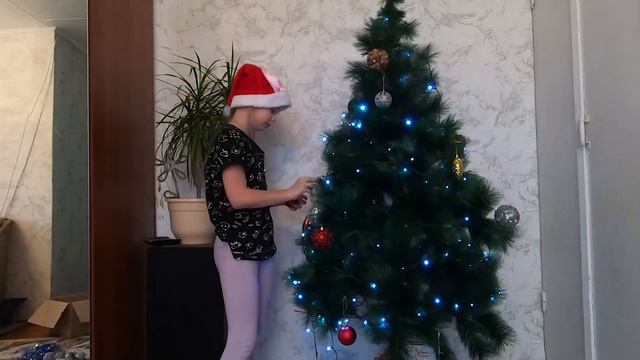 КАК ПРАВИЛЬНО НАРЯЖАТЬ ЕЛКУ! смотреть онлайн