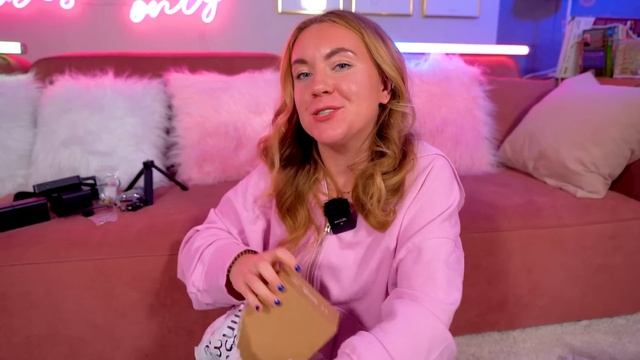 МЕНЯ ЗАСТАВИЛИ Распаковать ЭТО! ТАЙНАЯ ПОСЫЛКА Дениса! Что Внутри?!!