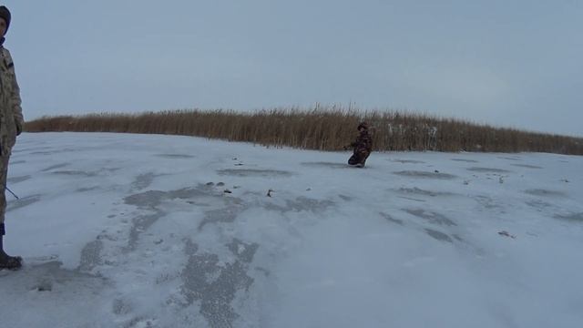Рыбалка в Казахстане /Первый лед 2020-2021"Щука,окунь на балансир" смотреть онлайн