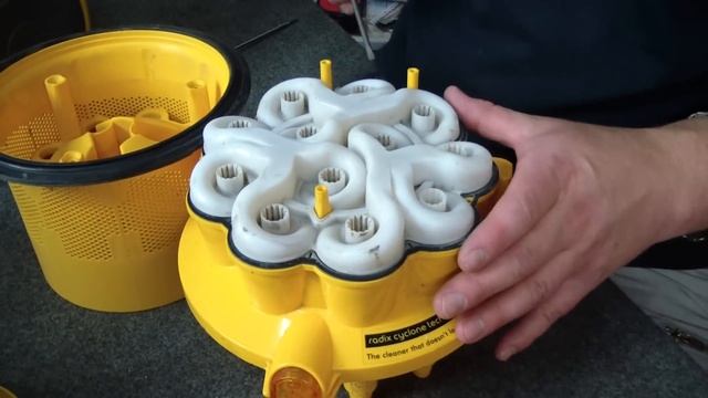 How To Clean The Dyson DC08 Radix Assembly To Improve Suction смотреть онлайн