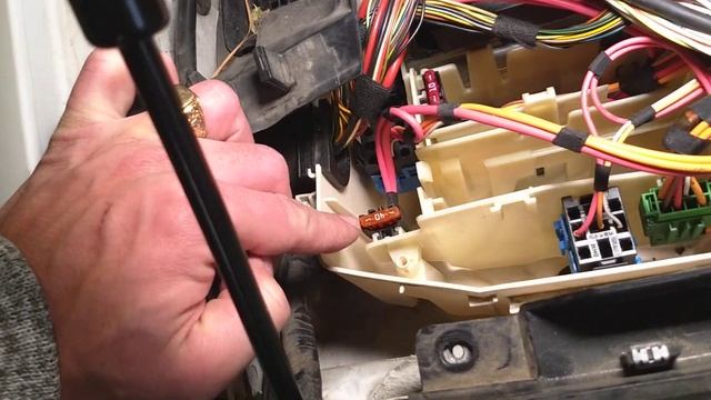 VALVETRONIC MOTOR FUSE LOCATION REPLACEMENT BMW E90 E91 E92 E93