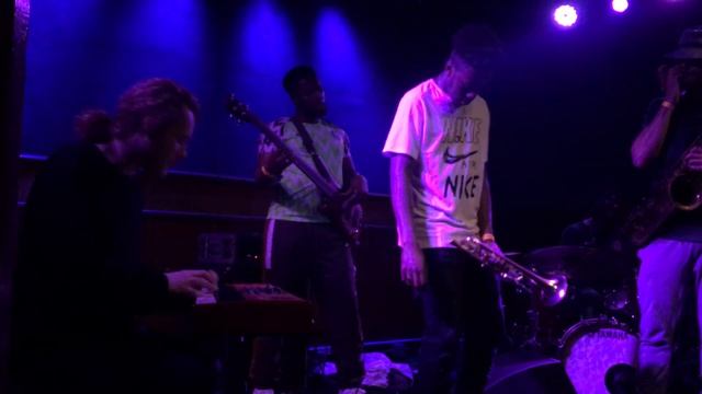 Ezra Collective | Quest for Coin | Schubas, Chicago | 17.03.2019 смотреть онлайн