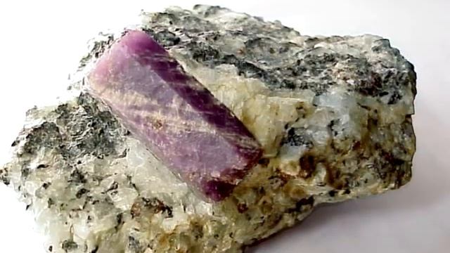 Gemstones - Corundum (корунд)...