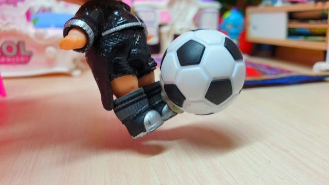 САМЫЙ СМЕШНОЙ МУЛЬТИК ПРО КУКЛЫ ЛОЛ.? Катя и Макс L.O.L. Макс случайно при всех...? смотреть онлайн