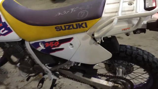 SUZUKI DJEBEL250XC смотреть онлайн