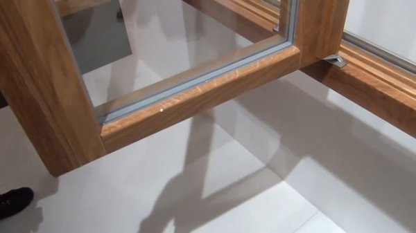 Деревянные окна со скрытыми петлями. Фурнитура Roto NT Designo. Нюрнберг 2014.