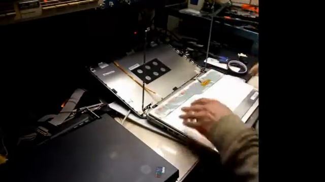 Laptop screen replacement / How to replace laptop screen [Toshiba P70-A] смотреть онлайн