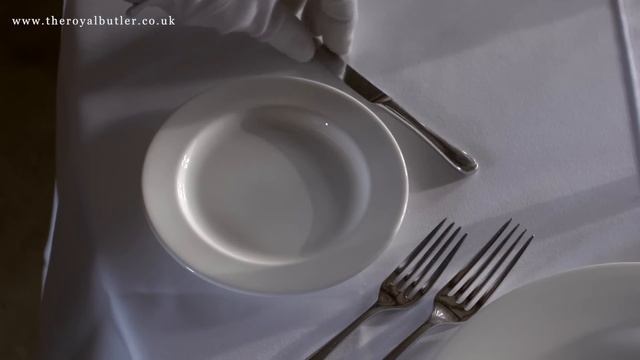 The Correct Way To Lay The Dinner Table смотреть онлайн