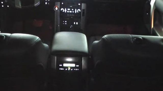 Янтарно-белая подсветка пола с плавным режимом работы смотреть онлайн