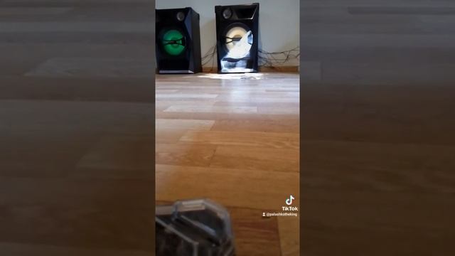 sony Shake [Bass Test] смотреть онлайн