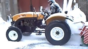 минитрактор коммунальный YTO-404 .AVI